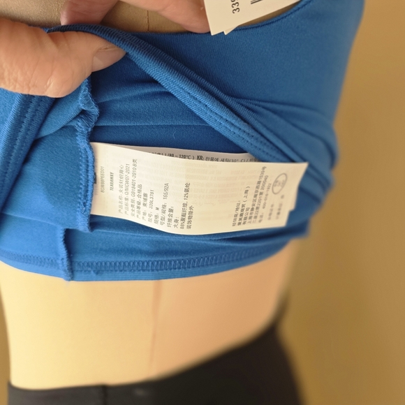 NWT Hollister Blue Square Neck Crop Top Built-In Bra M - Picture 8 of 8